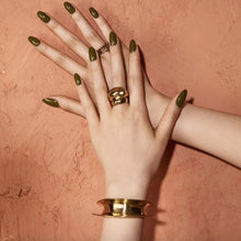 Load image into Gallery viewer, CND™ VINYLUX - Olive Grove #403