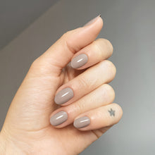Load image into Gallery viewer, Change Sparker - CND light stone grey nail polish - Vinylux