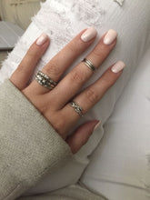 Load image into Gallery viewer, CND™ VINYLUX - Naked Naivete #195