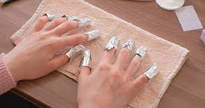 Wrapped fingernails when removing gel polish