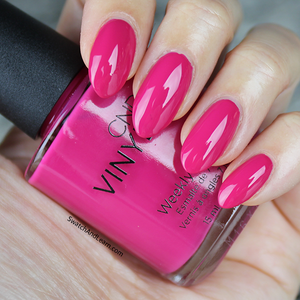 Pink Leggings bright pink nail polish CND