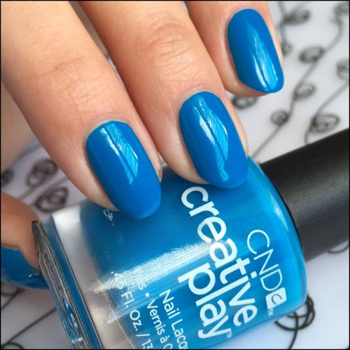 Skinny Jeans CND blue nail polish